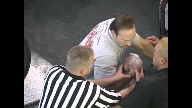 Armwrestling Tournament Match - Marcios Barbosa vs. Dave Patton - Flash Right Handed Victory смотреть онлайн