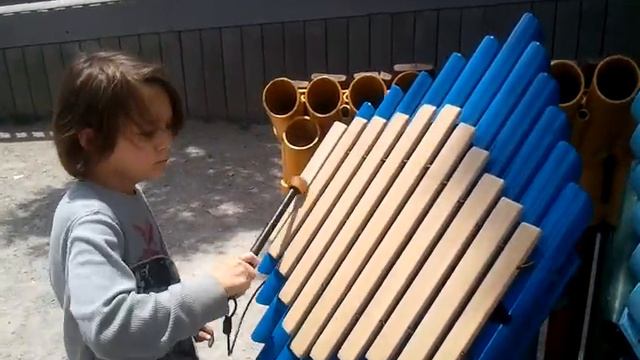 Xylophone (2) 2012-06-11 смотреть онлайн