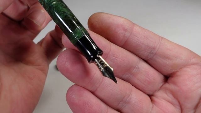 PARKER DUOFOLD SPECIAL FOUNTAIN PEN IN JADE GREEN смотреть онлайн