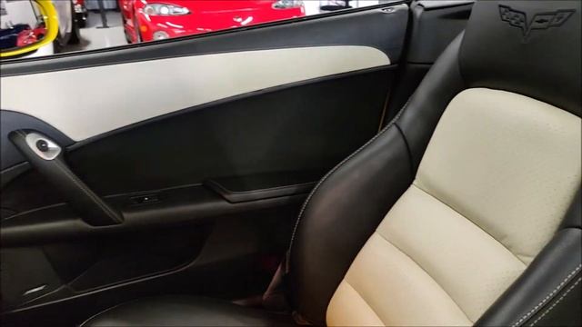 2008 Corvette Convertible! 6 Speed Manual! All stock and original! 4LT Premium Package! смотреть онлайн