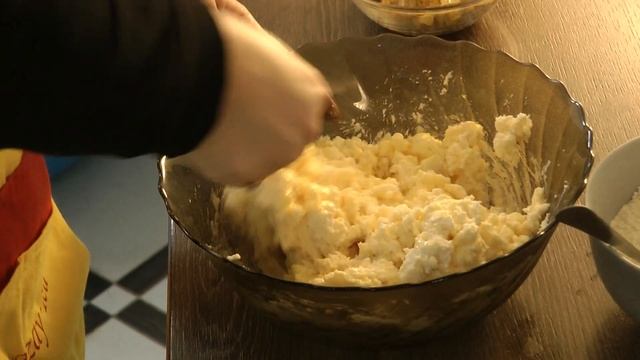 Как приготовить СЫРНИКИ вкусно (Рецепты ГОТОВИТЬ ЛЕГКО). смотреть онлайн