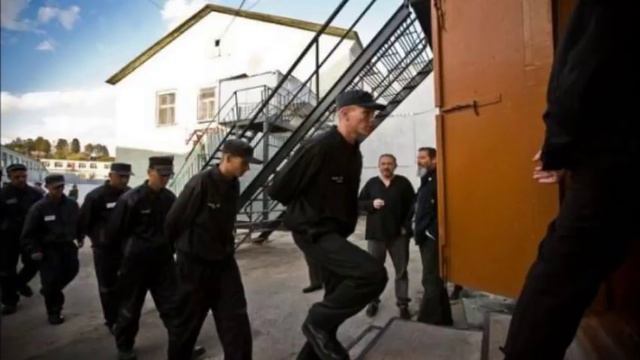 Как братки в девяностых держали в страхе тюрьмы смотреть онлайн