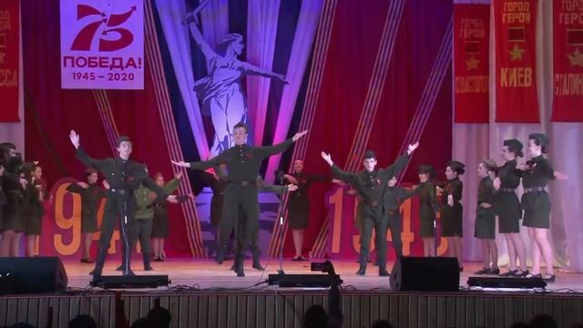 "Военная пляска" народный хореографический коллектив "Визави", руководитель В. Орлова смотреть онлайн