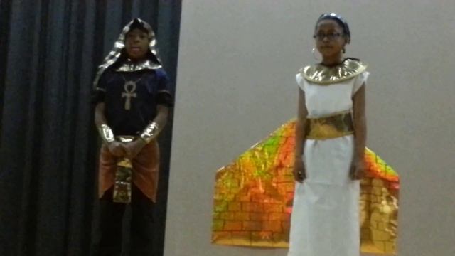 Isaiah as Pharaoh Akhenaten смотреть онлайн