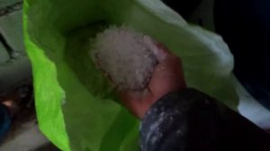 Как  добавить мел и соль в корма быкам???