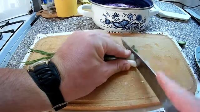 Холодник на свекольном квасе (Литовская кухня) | Friedge on beet kvass (in Lithuanian cuisine) смотреть онлайн