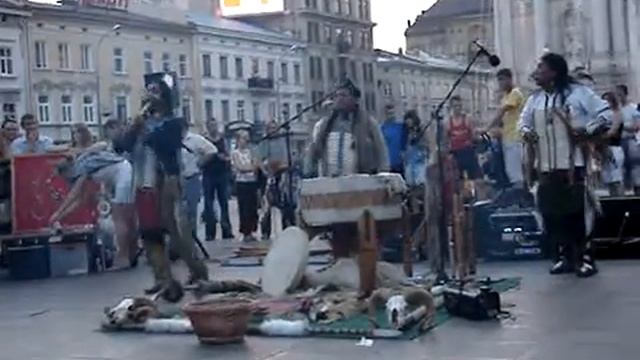 Перуанский оркестр на улицах Львова смотреть онлайн