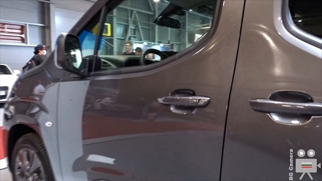 2022 Toyota Proace City Verso Van - Interior, Exterior, Walkaround - Auto Show Prague смотреть онлайн