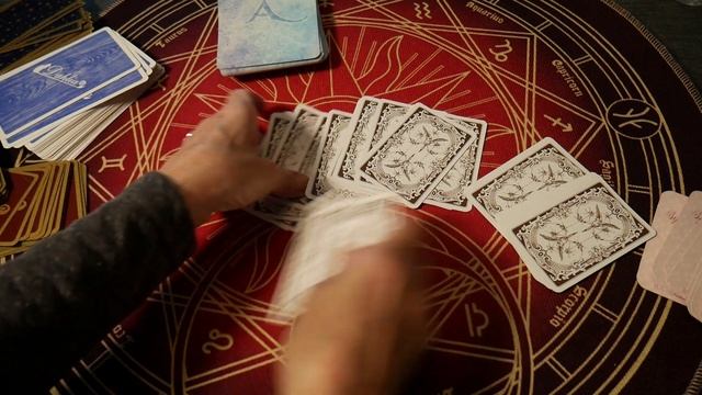 Comment mélanger les cartes de votre Tarot ou Oracle смотреть онлайн