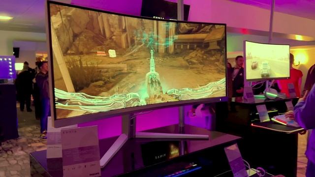 Mamă cum se joacă DOOM băiatul ăsta (Hands-on Philips Evnia 7000) смотреть онлайн