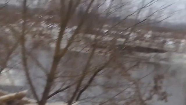 18 января 2023 г. ЧУДЕСА ПРИРОДЫ ЗИМОЙ НА РЕЧКЕ. УРОВЕНЬ ВОДЫ УПАЛ, А ЛЁД ОСТАЛСЯ. смотреть онлайн