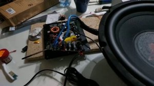 Сабвуфер уходит в защиту