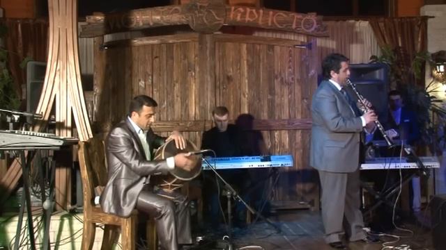 Юрий Саркисян (Сумгаитский) - Попурри (Live In Monte Kristo) смотреть онлайн