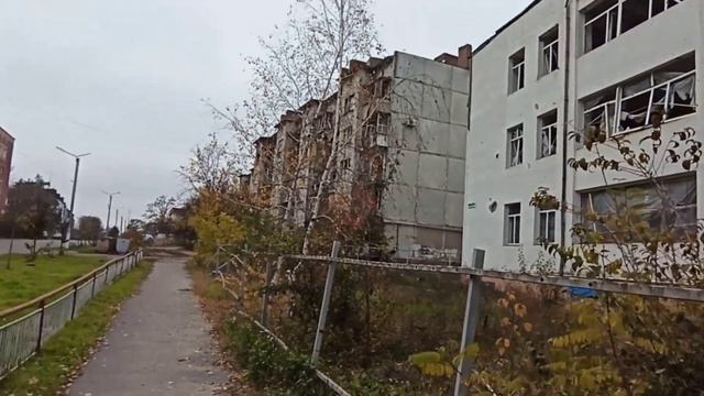 Славянск 9.11.2022 — ул. Ярослава Мудрого - разрушения. смотреть онлайн