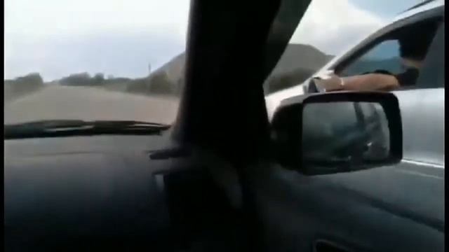 BMW X5 E53 4.8IS VS Mercedes Benz ML500 смотреть онлайн