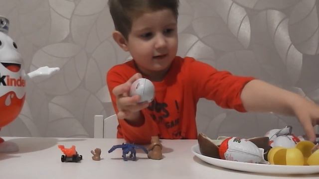 Большой Киндер КАПИТАН набор сюрпризов распаковка Kinder Surprise sat with surprise toys unboxing смотреть онлайн