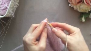ВЯЗАНАЯ ШАПКА СПИЦАМИ «КОСЫ ИЗ ПУХА НОРКИ»