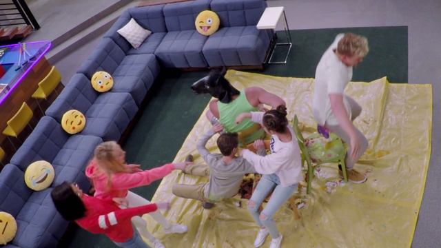 Messy Musical Chairs | Bizaardvark | Disney Channel смотреть онлайн