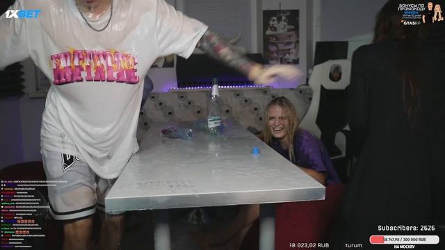 пролили воду на пк смотреть онлайн