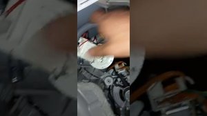 как  найти и почистить фильтр стиральной машины Занусси ,Электролюкс с  верхней загрузкой