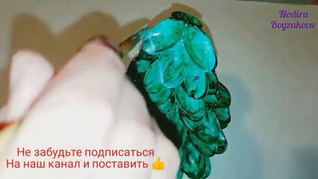 НОВОГОДНИЕ ЕЛКИ ИЗ ПЛАСТИКОВЫХ ЛОЖЕК// НОВОГОДНИЕ ПОДЕЛКИ СВОИМИ РУКАМИ// CHRISTMAS CRAFTS смотреть онлайн