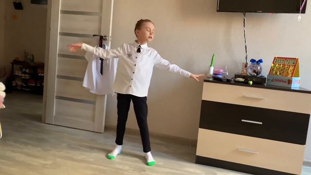 ВЛОГ ДЕНЬ начинается с ЗАРЯДКИ! А вы, ДРУЗЬЯ, как начинаете свой день!? В ОЖИДАНИИ ЧУДА! смотреть онлайн