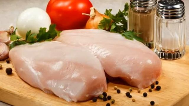 Обнаружил на куриной грудке белые полосы?! смотреть онлайн