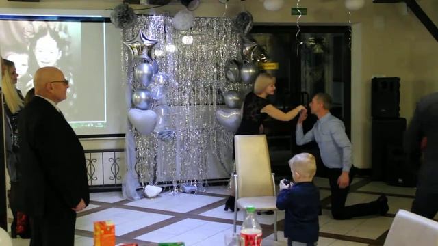Конкурс на Юбилее свадьбы 25 лет, смешные импровизации гостей смотреть онлайн