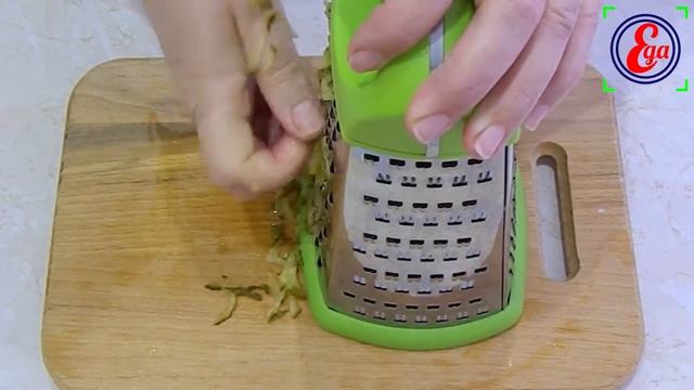 Экономно, просто и очень оригинально! Жареные пирожки с консервированными огурцами смотреть онлайн