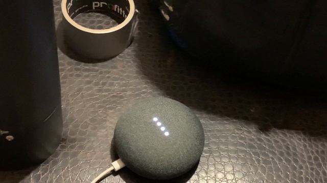 Изучаю Гугл Переводчик  в умной колонке (Google Translate In Google Home Mini)