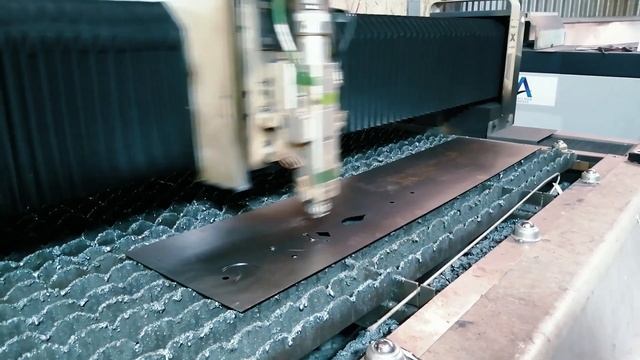 Лазерная резка металла. Изготавливаем декоративную петлю для ворот смотреть онлайн