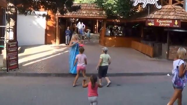 Судак Кипарисова аллея днем смотреть онлайн