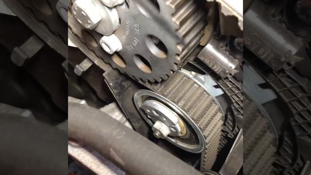 Audi TT 2L tdi 2010 dziwne dźwięki z silnika CFG Cześć 2 „Jan V8” смотреть онлайн