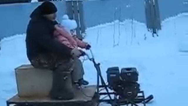 первый выезд снегохода смотреть онлайн
