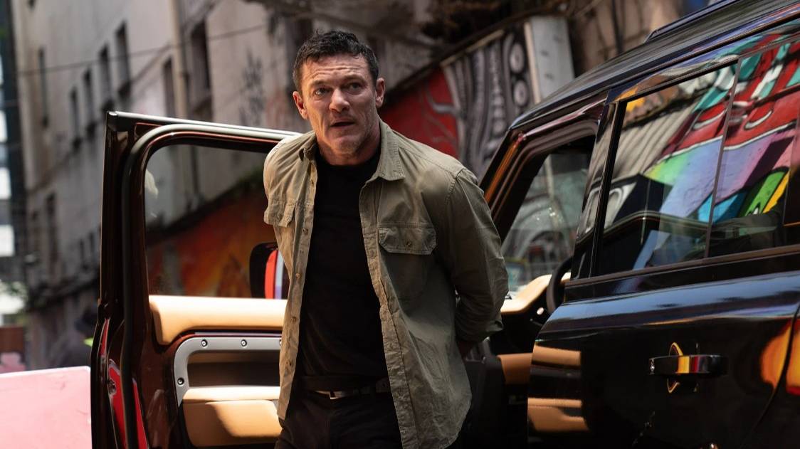 Агент на уикенд [Русский трейлер 2024] смотреть онлайн