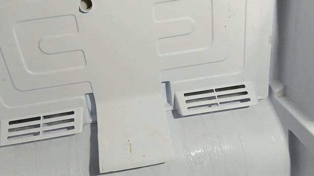 Заморожен дренаж в холодильнике Hotpoint-Ariston смотреть онлайн