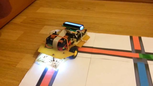 робот едущий по красной линии смотреть онлайн