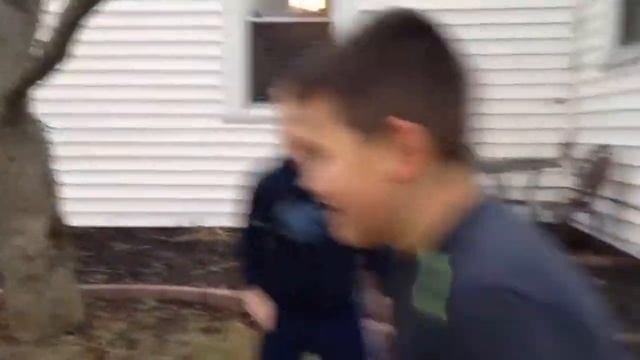 Super cringy kids fight over a roblox starter pack смотреть онлайн