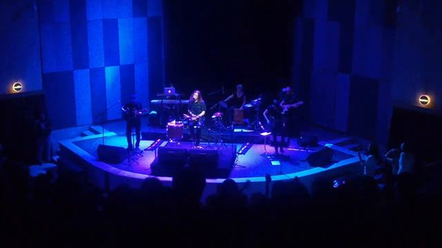 Одна она (фрагмент) - Найк Борзов ЦДХ 22.04.2016 смотреть онлайн