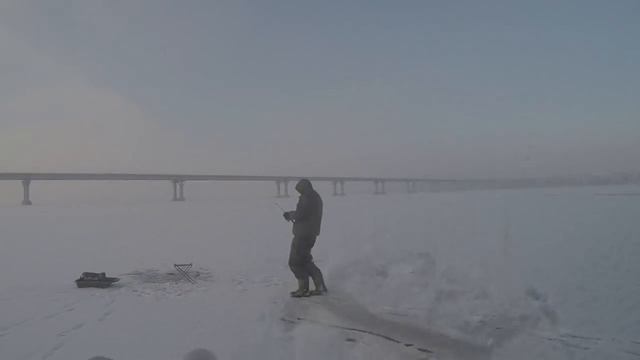 ПЕРВЫЙ ЛЕД ПО СУДАКУ В САРАТОВЕ. 5.12.2020. смотреть онлайн