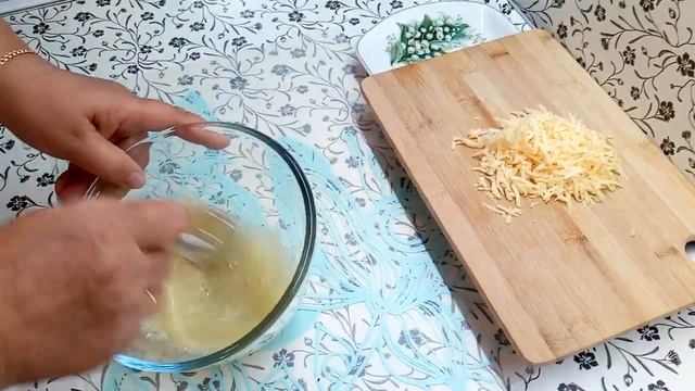 ОМЛЕТ С ПАУТИНКОЙ . Вкусный завтрак. смотреть онлайн