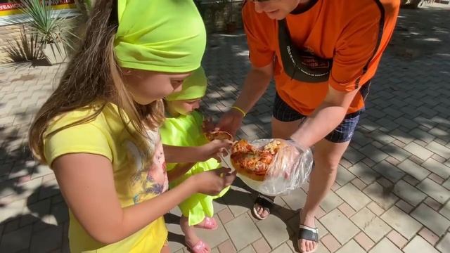 САМЫЕ ВКУСНЫЕ ЧЕБУРЕКИ В #витязево Горького, 25В смотреть онлайн