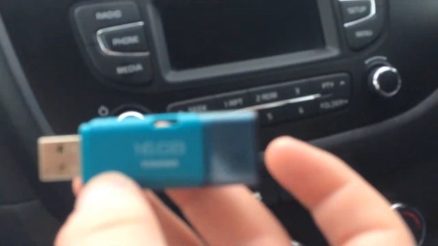 USB Stick And Conventional Car Stereo Problem With 2012 Kia Cee'd смотреть онлайн