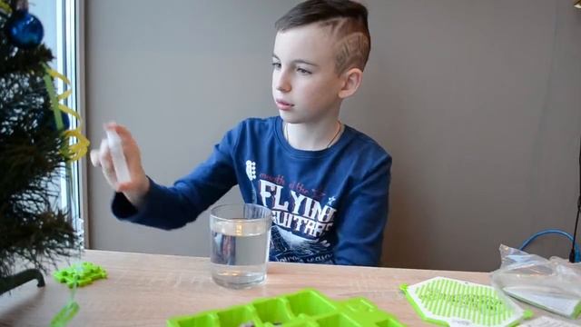 Распаковка и процесс сборки набора Qixels (Квикселс). Первая часть смотреть онлайн