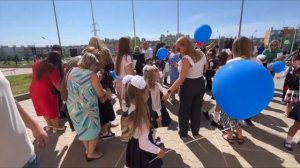 Мы родители ПЕРВОКЛАССНИЦЫ! Мирослава пошла в школу!!! Первый звонок 🛎 школьная линейка !!!