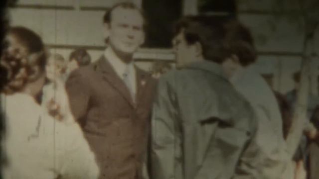 Парад студентов и сотрудников ВГМИ Волгоград 1973 год. смотреть онлайн