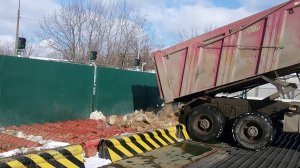 Февраль 17  Сепаратор-дробилка "Горыныч" на снегоплавильном пункте СПб Шкиперский проспект