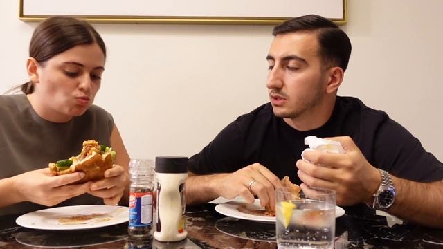 COOK&TALK || КАК РАСПРЕДЕЛЯЕМ ОБЯЗАННОСТИ В СЕМЬЕ || ГОТОВИМ СОЧНЫЕ БУРГЕРЫ || ГЕНДЕРНЫЕ СТЕРЕОТИПЫ смотреть онлайн