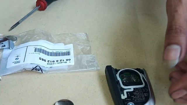 BMW X1 F48 2016 - 2022 Key Fob Battery Replacement | DIY смотреть онлайн