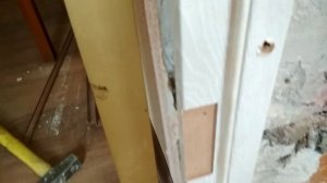 Установка межкомнатной двери в кривые проемы